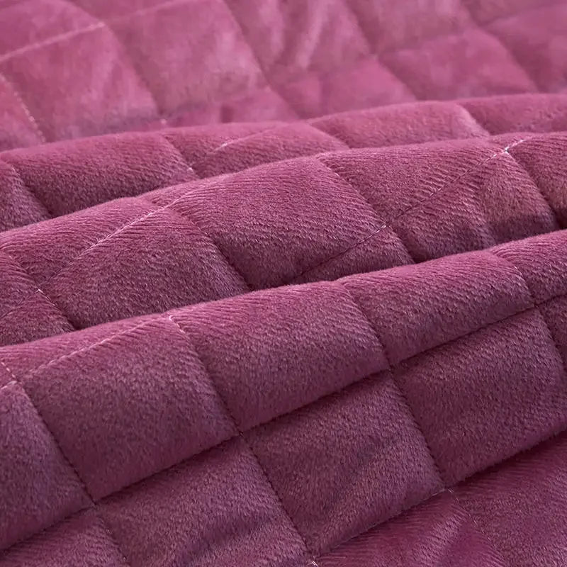 Couvre-lit matelassé velours luxe rouge brodé dentelle