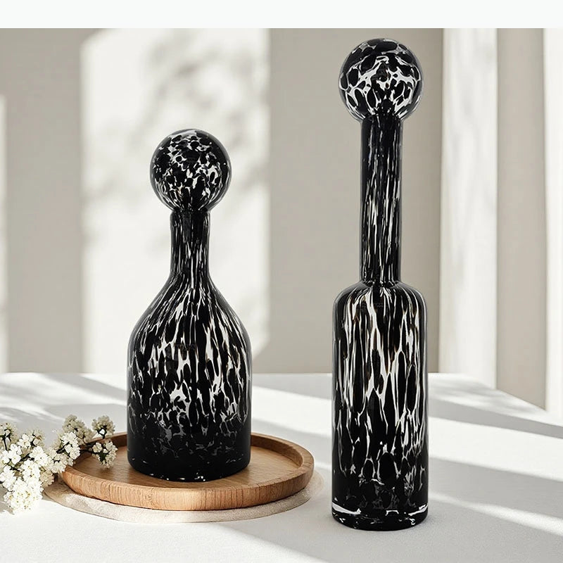 vase moderne bouteille marron léopard boule décorative support bois