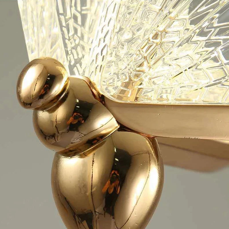 lampe suspendue moderne or blanc papillon filigrane chambre salon