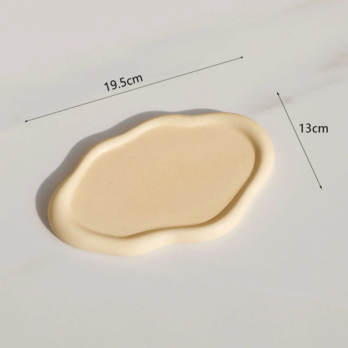 assiette céramique blanche dorée support bijoux moderne élégant plateforme rangement blanc doré mat brillant