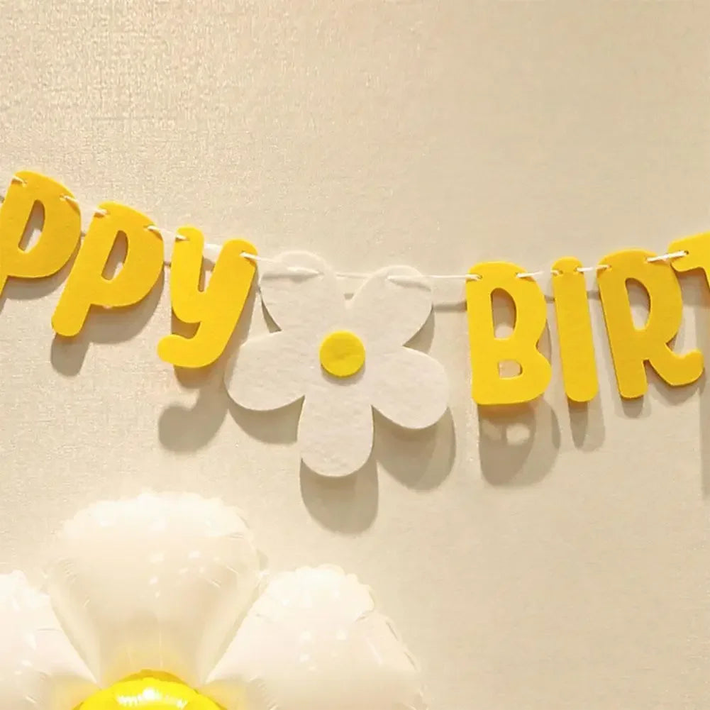 guirlande fête happy birthday fleurs blanches jaunes decoration anniversaire blanc opacité festive