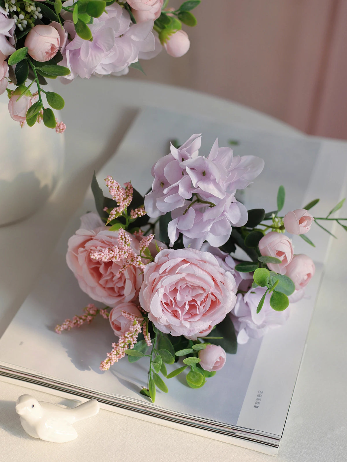 bouquets fleurs artificielles pivoine roses hortensias vases décor maison anniversaire mariage