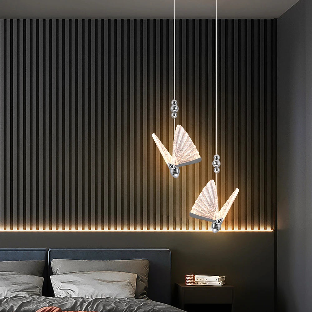 suspension lumineuse moderne blanc doré papillon élégante chaîne métallique salon chambrehôtel