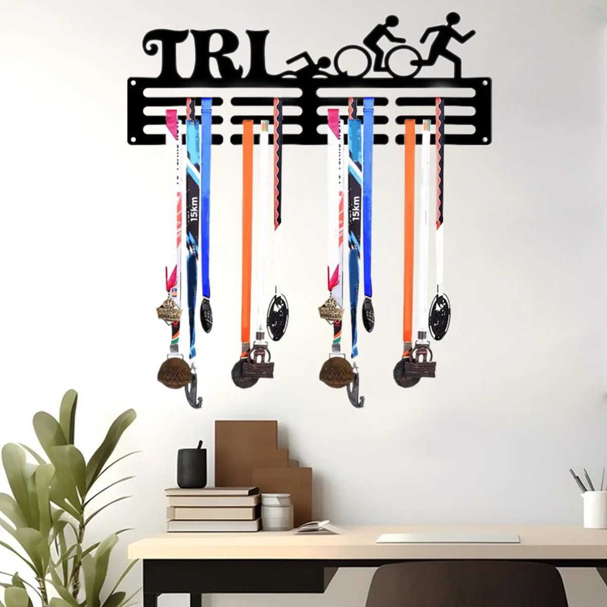 porte médailles rangement mural sportif découpes laser montagnes coureurs noir horizontal multiusage salon