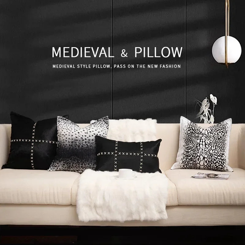 coussin imprimé léopard noir blanc moderne salon décoration canapé carré peluche adhésif