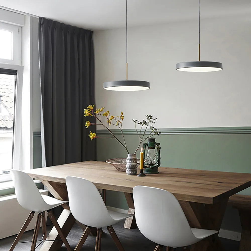 suspension lumineuse ronde moderne minimaliste aluminium blanc noir bleu salon cuisine chambre