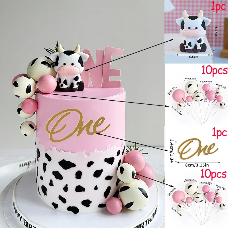 décoration gâteau thème vache anniversaire lettres ONE BABY boules roses blanches farmhouse party