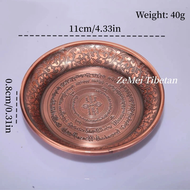 assiettes decoratives ornementales emailees motifs floraux geometriques opalescentes artisanat traditionnel bouddhiste