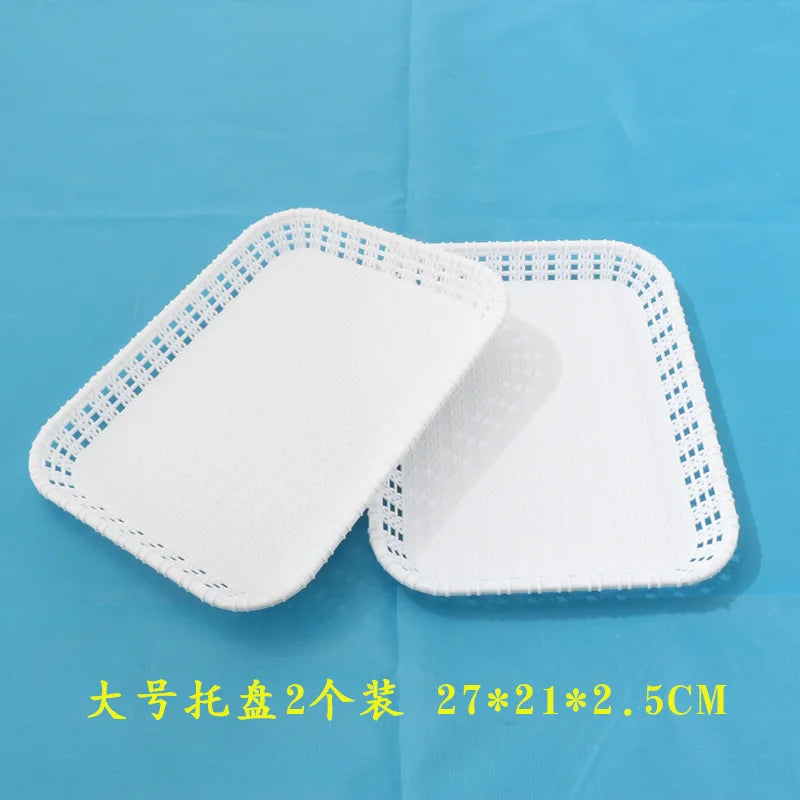 support gâteaux anniversaire blanc dentelle motifs floraux classique vintage niveaux assiettes carrées