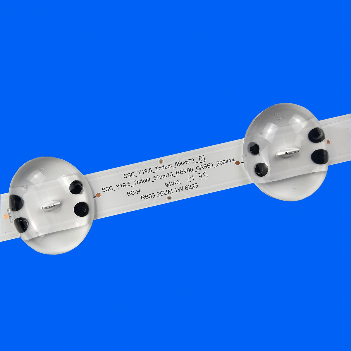 ruban led adhésif bleu blanc moderne éclairage decoration maison lisse opaquet technique