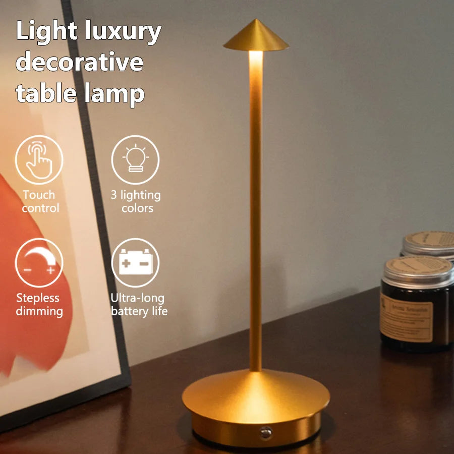 lampe table led contemporaine noire dorée tactile variable ornement décoration salon études