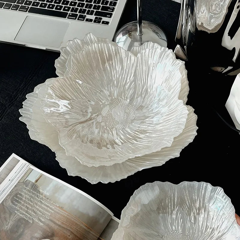 assiettes verre fleuri moderne élégantes blanc rose pâle support collation décoration table transparentes