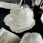 assiettes verre fleuri moderne élégantes blanc rose pâle support collation décoration table transparentes