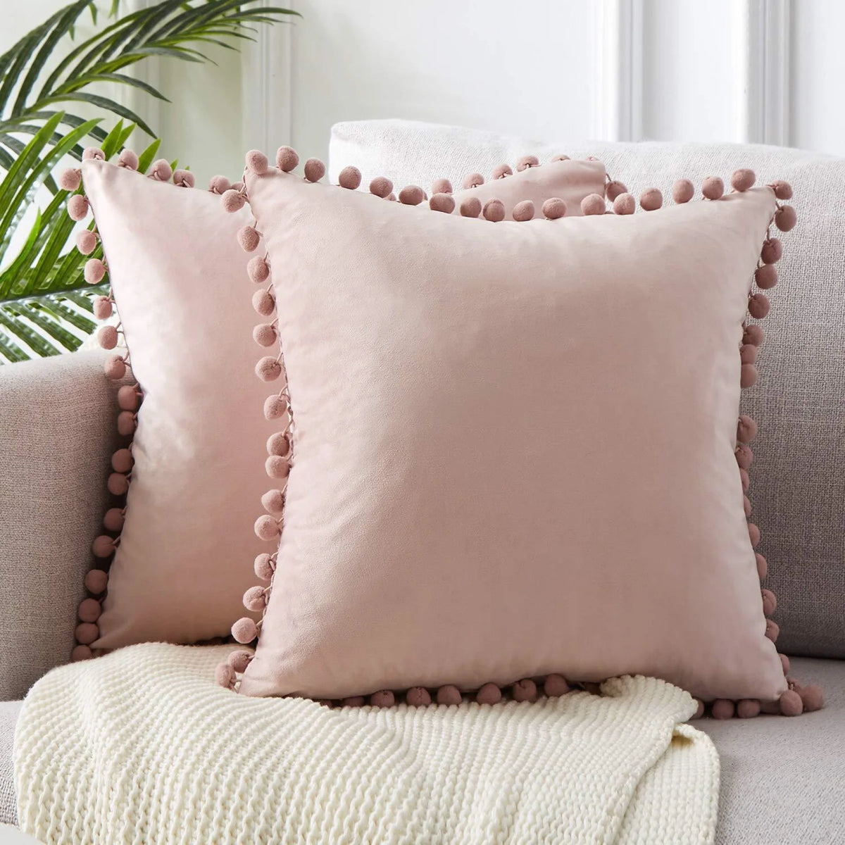 taies d'oreiller velours moderne gris jaune rose bleu blanc pompons non toxique polyester 45x45cm