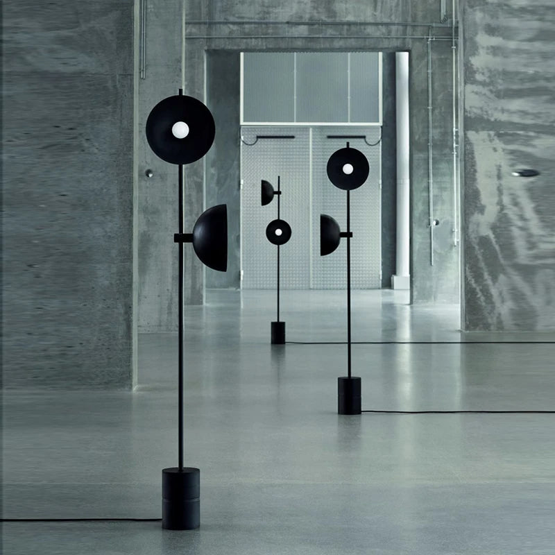 lampe sol noire moderne minimaliste deux sources lumineuses interrupteur tactile métal