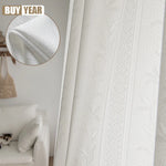 rideau blanc semi transparent motif floral moderne anneaux métalliques fenêtre salon chambre