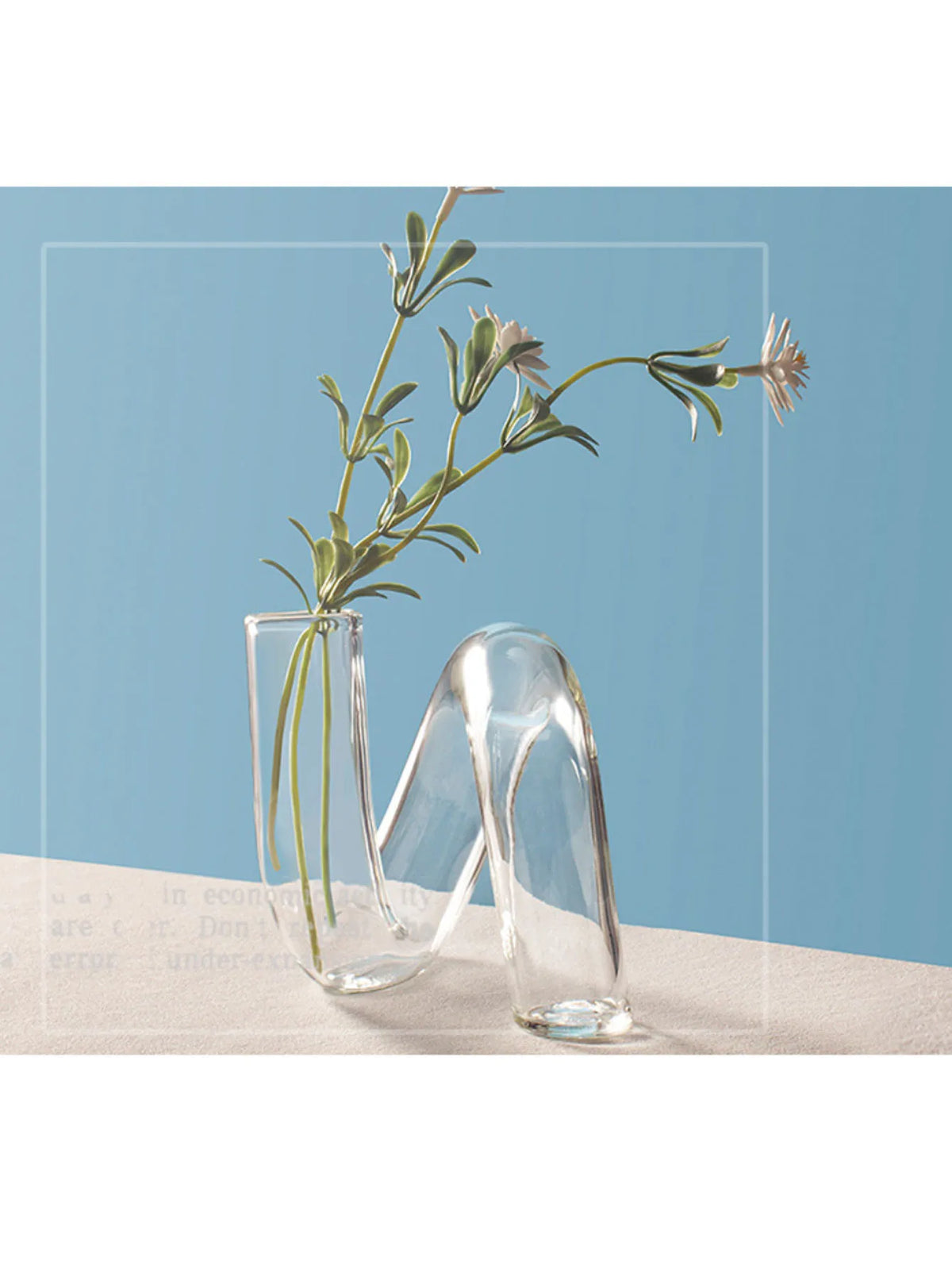 vase verre asymétrique multicolore moderne transparent jaune marron gris courbé élégant décoration maison arrangement