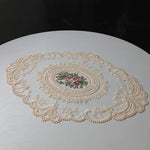 serviette table vintage broderie florale dentelle beige clair classique romantique respectueux environnement table élégante