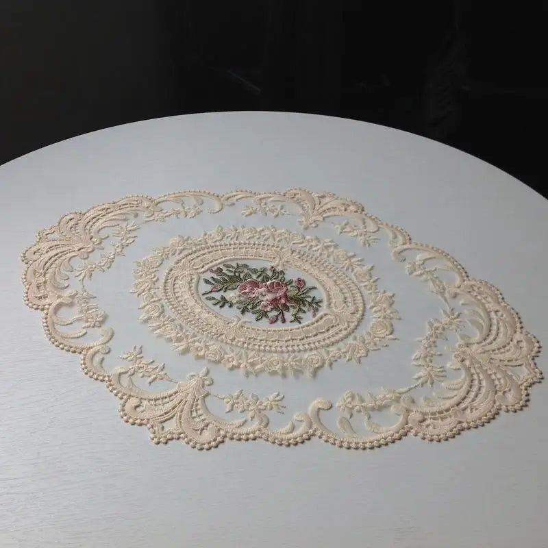 serviette table vintage broderie florale dentelle beige clair classique romantique respectueux environnement table élégante