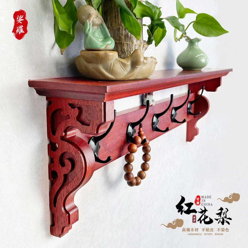 porte manteau étagère murale bois marron foncé crochets décor sculpté motifs floraux classique vis