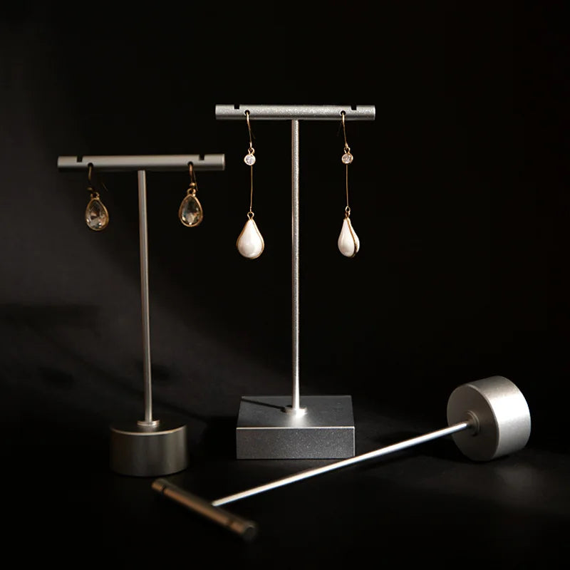 présentoir bijoux boucles d'oreilles chaîne fine transparent classique élégant support métal occasion festival domestique