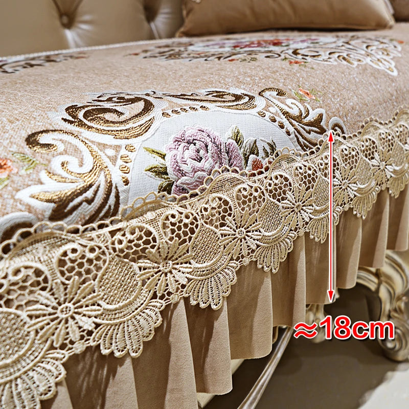 Magnifique couvre-lit décoré de magnifiques motifs floraux et de dentelle.