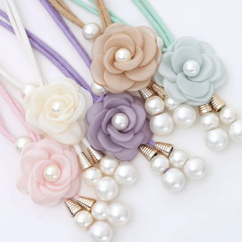 accessoires fenêtres attaches rideau fleurs couleur rose clair moderne décoratif