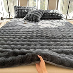 housse lit peluche gris matelassée antiacariens permeable air antibacteries ondulee confortable 200x220cm
