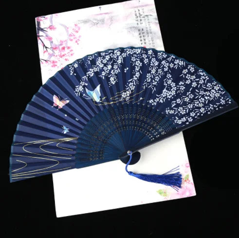 éventail pliant fleurs cerisier papillons art japonais traditionnel tassel couleur bleu rose