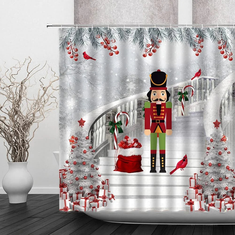 Des rideaux rouges luxueux encadrent une scène festive de Noël, décorée d'ornements colorés et brillants. Un personnage fictif de Noël, vêtu d'un chapeau de costume, ajoute une touche de magie à la scène. Ces rideaux, parfaits pour habiller votre maison pendant les fêtes de Noël, sont aussi ornés de décorations de Noël, ajoutant une atmosphère joyeuse et festive à votre maison durant le jour de Noël et la veille de Noël.