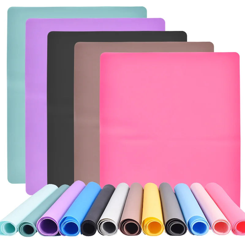 tapis protection table silicone moderne antidérapant bleu rose gris vert violet noir marron opaque