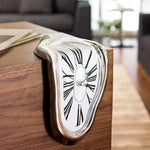 horloge murale classique ancien chiffres romains noir fond blanc doré argenté