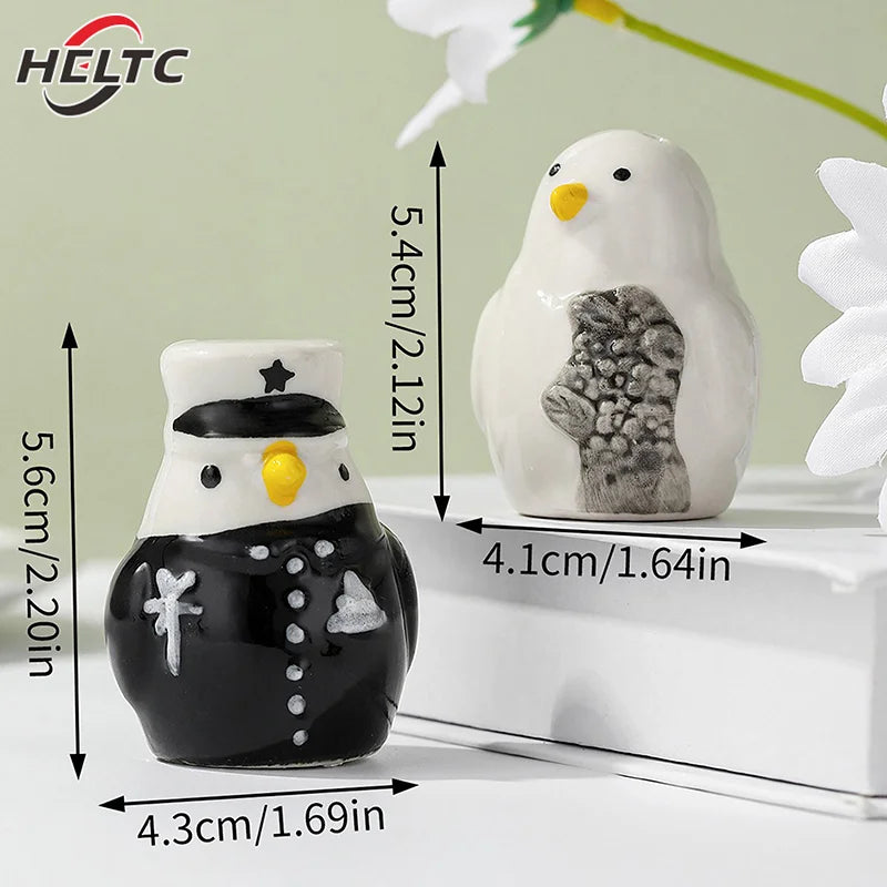 pots épices forme pingouins blanc noir jaune texture plumes décorative étoiles sapins mignon animalier