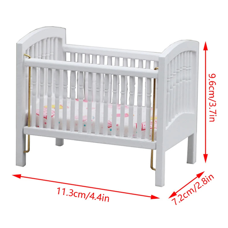 lit bébé miniature barreaux blanc doré couverture floral pastel jouet maison poupée classique éléments