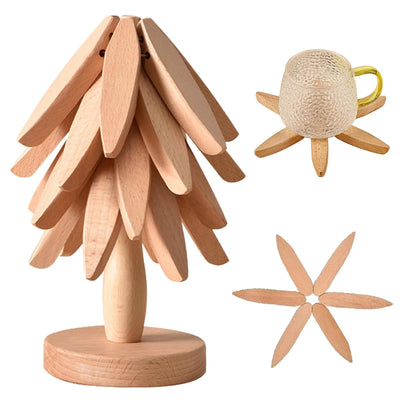 Ensemble de dessous de plat en bois forme arbre sur table de cuisine