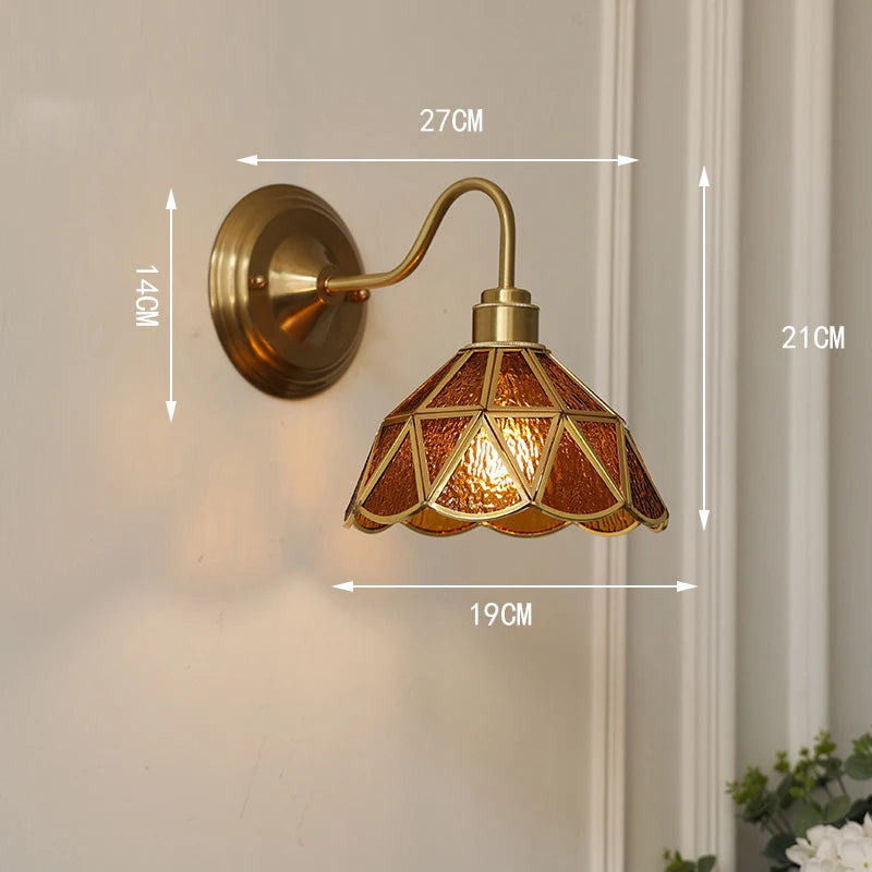 suspension lumineuse verre teinté art deco or marron bleu clair motifs géométriques opacité chaînes