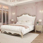 lit double cadre bois blanc détails dorés classique luxe chambre moderne meuble maison