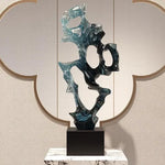 sculpture décorative abstraite moderne bleu clair noir transparent lumière reflétée living room ambiance chambre