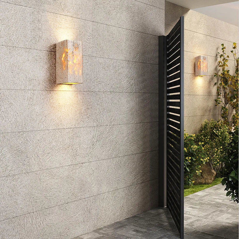 Applique murale en travertin et métal gris pour décoration de salon