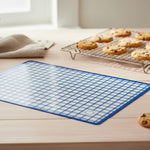 tapis cuisson silicone grille bleu blanc moderne biscuits four pâtisserie antiadhésive réutilisable respectueux environnement