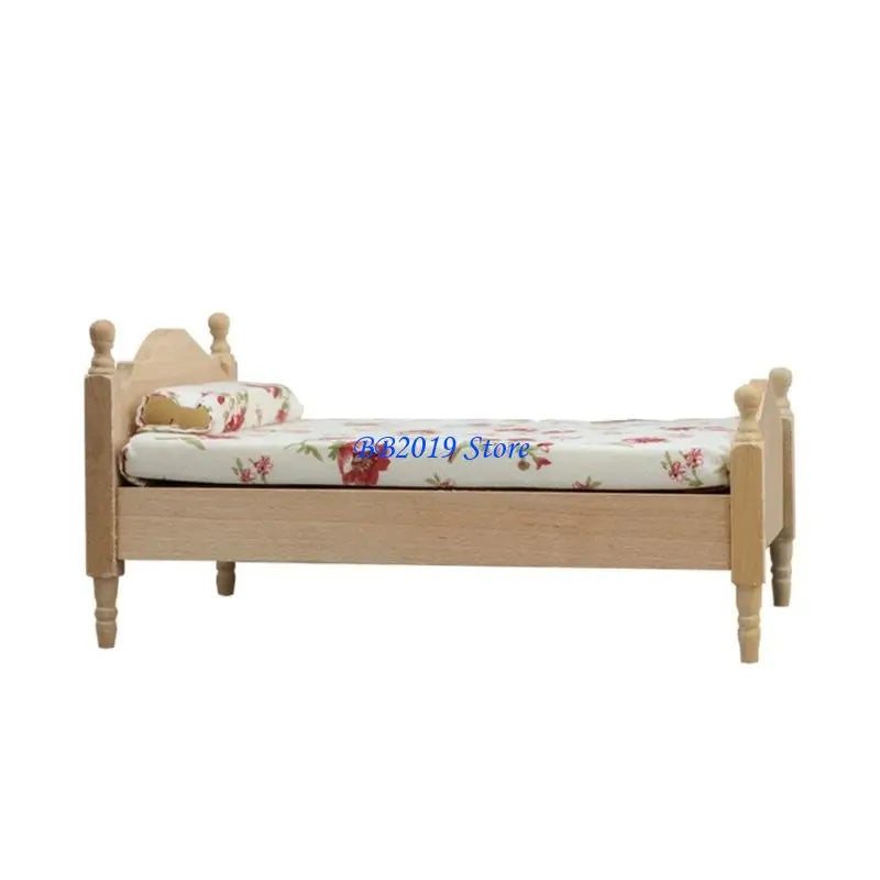 lit miniature maison poupée marron blanc rouge motifs floraux linge lit tête lit décorative