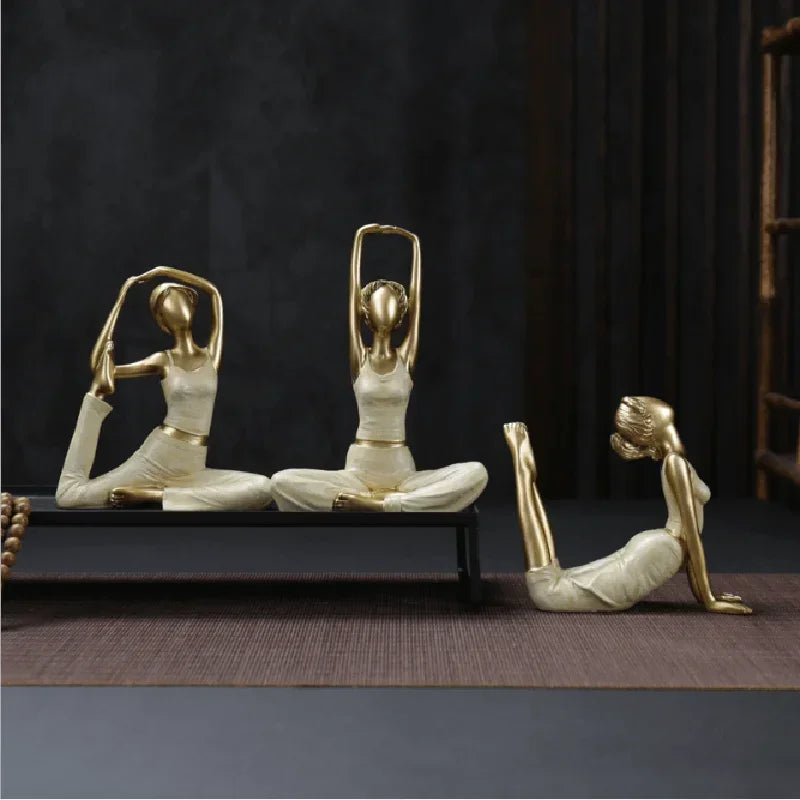 Statue yoga méditation résine dorée vue arrière