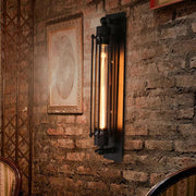 lampe murale industrielle vintage noir ampoule transparente tige métal fixations escalier salon