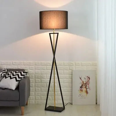 lampe sol moderne abat jour tissé structure géométrique noir doré led minimaliste