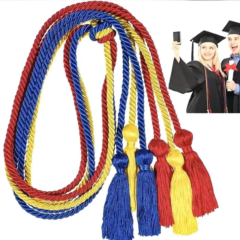 cordon d'honneur remise diplôme pompon boucle toge graduation