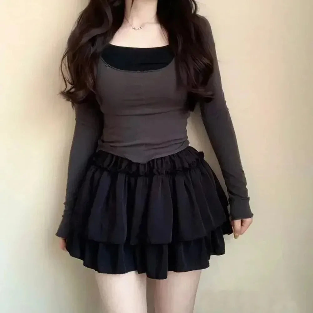 Jupe mini noire blanche rayée plissée classique élégante élastiquée dessus genou été junior femme
