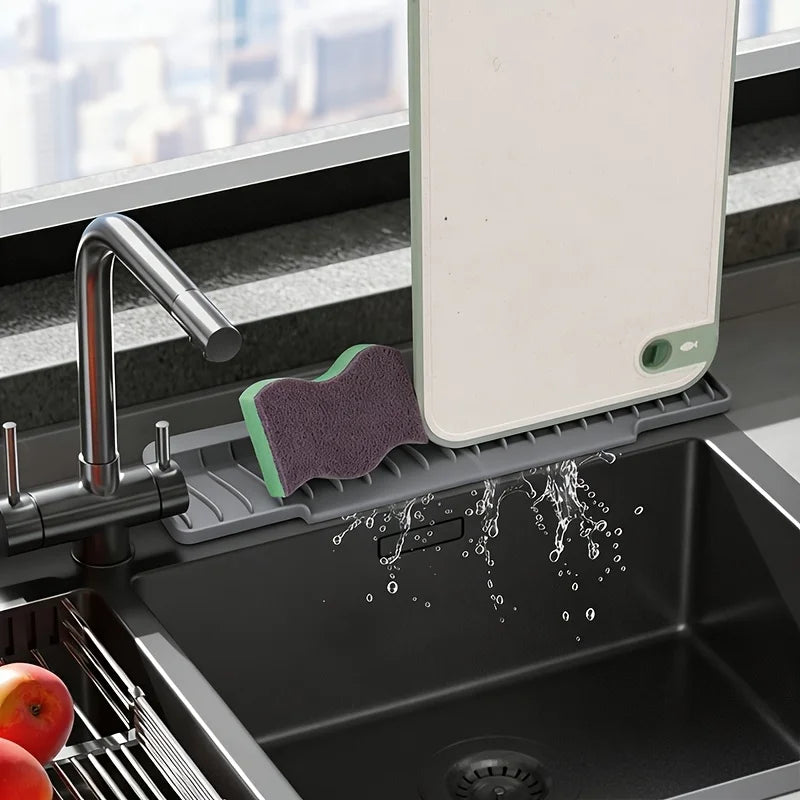 tapis drainage évier silicone gris moderne éponge vaisselle assiettes bols séchage respectueux environnement