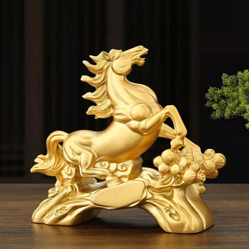 statue décorative cheval or détails texturés traditionnel asiatique feng shui maison