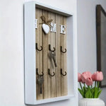 porte clés mural rustique blanc texture bois cœur crochets métalliques vintage