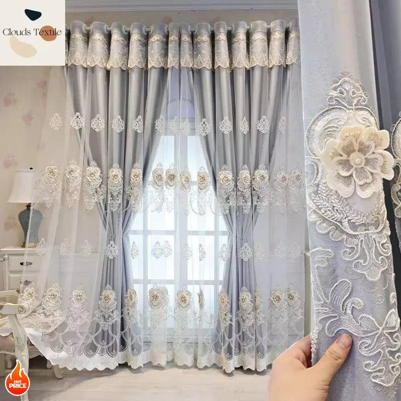 Détail de la broderie en relief sur le rideau transparent